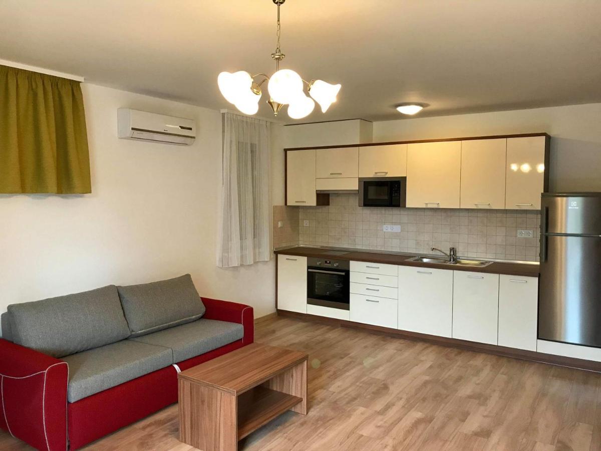 Veritas Apartment Zamárdi Exterior foto